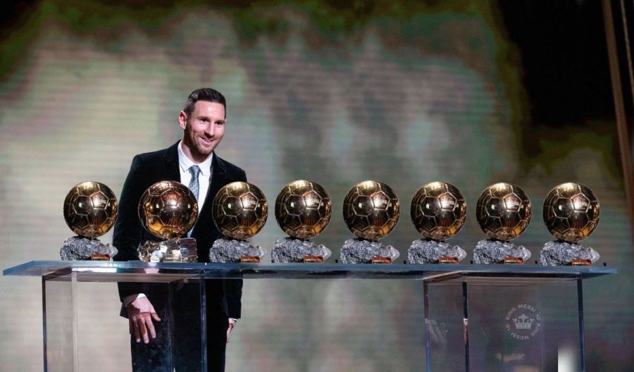 Lionel Messi con sus ocho Balones de Oro