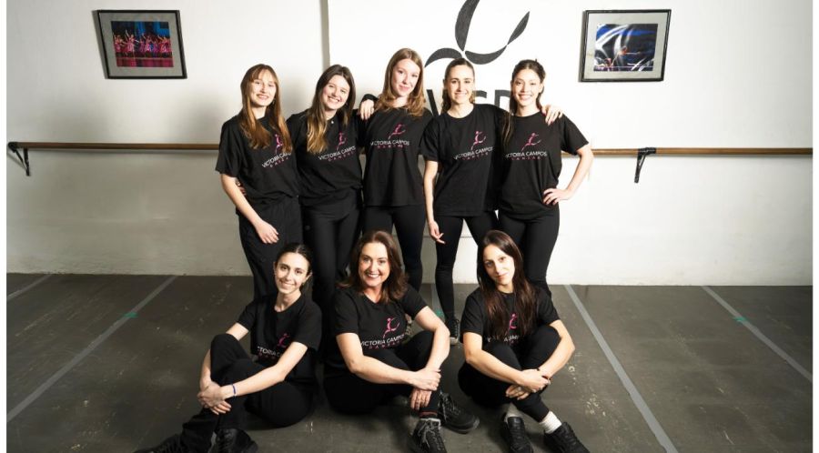 *Victoria Campos, Danzas*