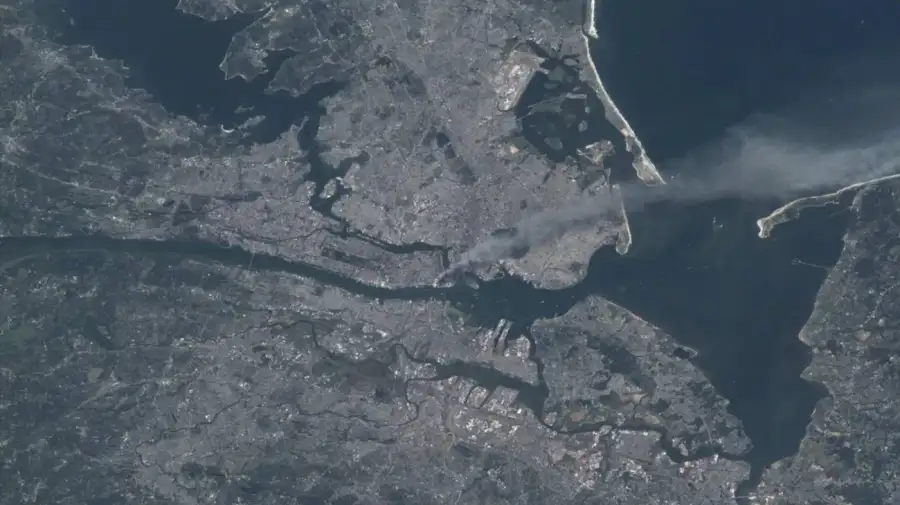Vista de los ataques del 11 de septiembre desde el espacio.