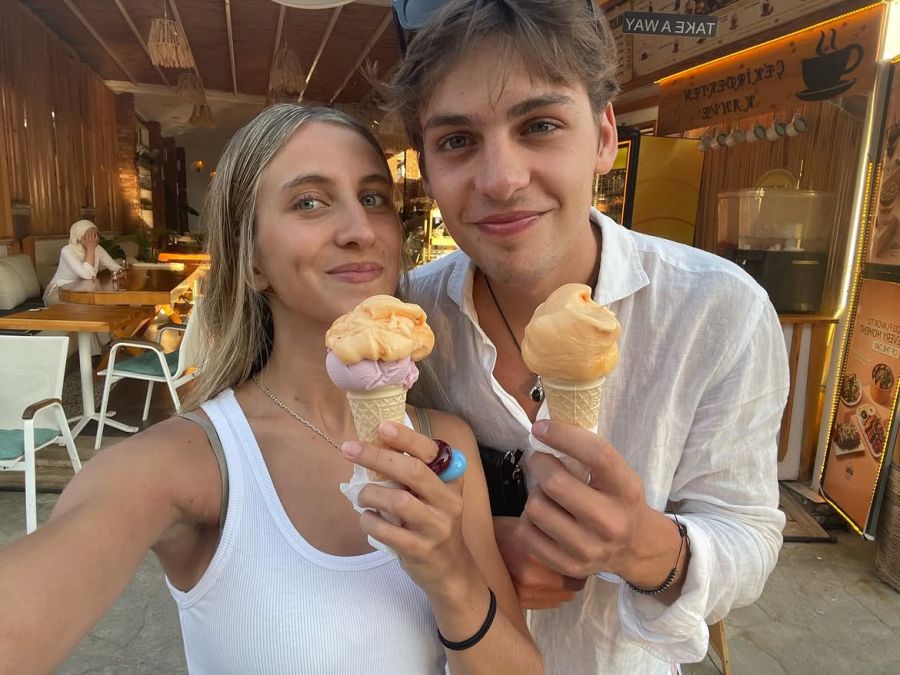Benicio Gravier y su novia Lola