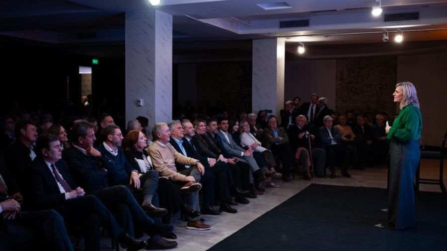 Candelaria De La Sota en el homenaje a su Padre