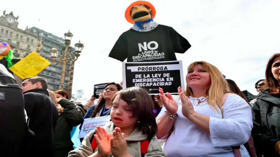 Marcha deudores de billeteras virtuales y discapacidad