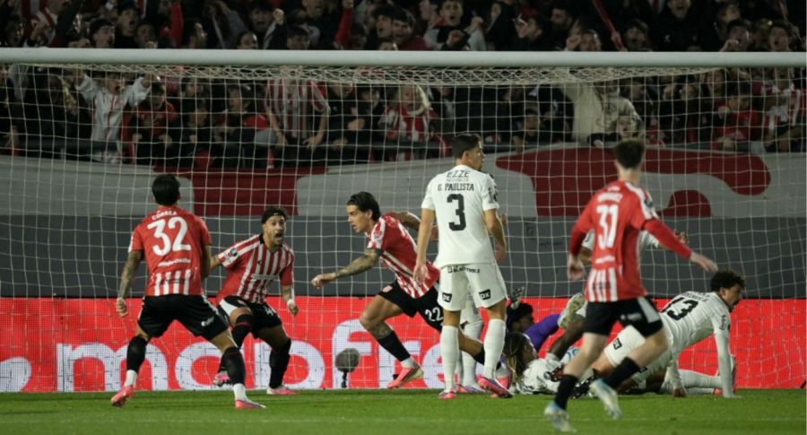 Estudiantes vs Corinthians