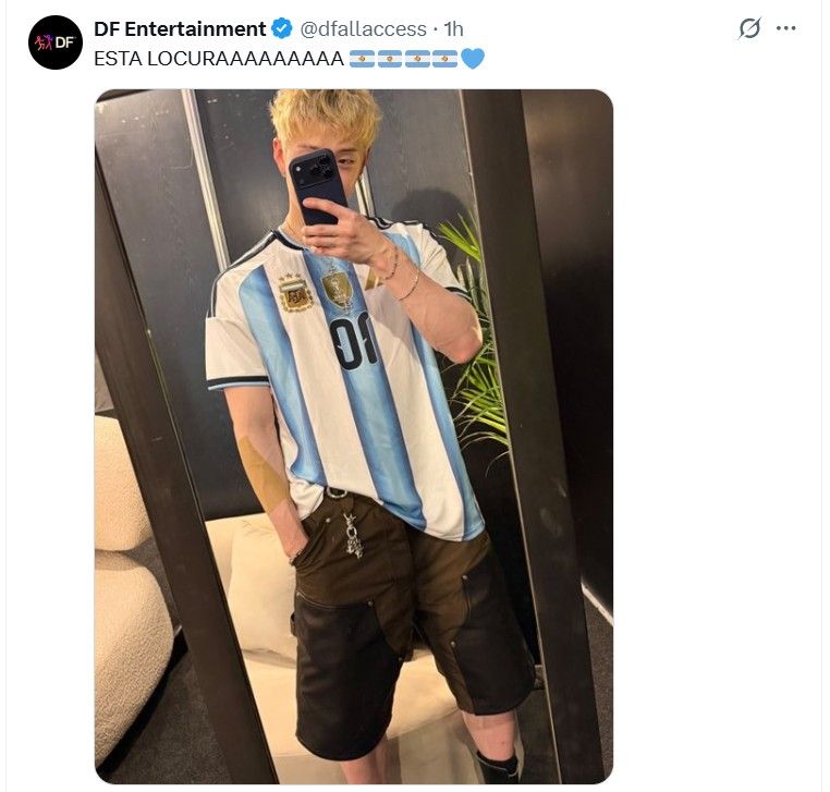 Bangchan con la camiseta Argentina