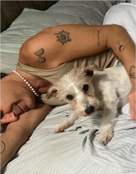 Coti Sorokin junto a Linda, la perra de Cande Tinelli