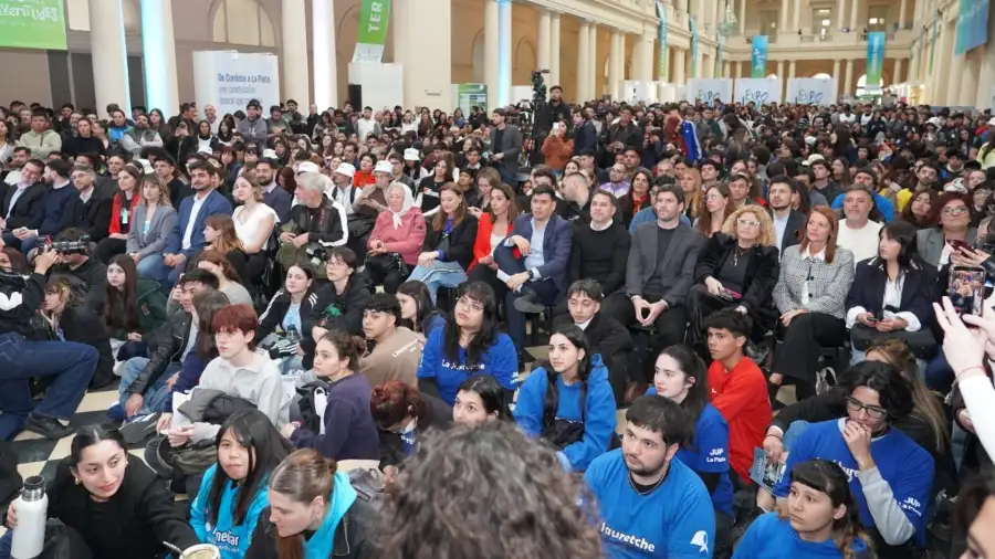 Passerini en el congreso de jóvenes en La Plata