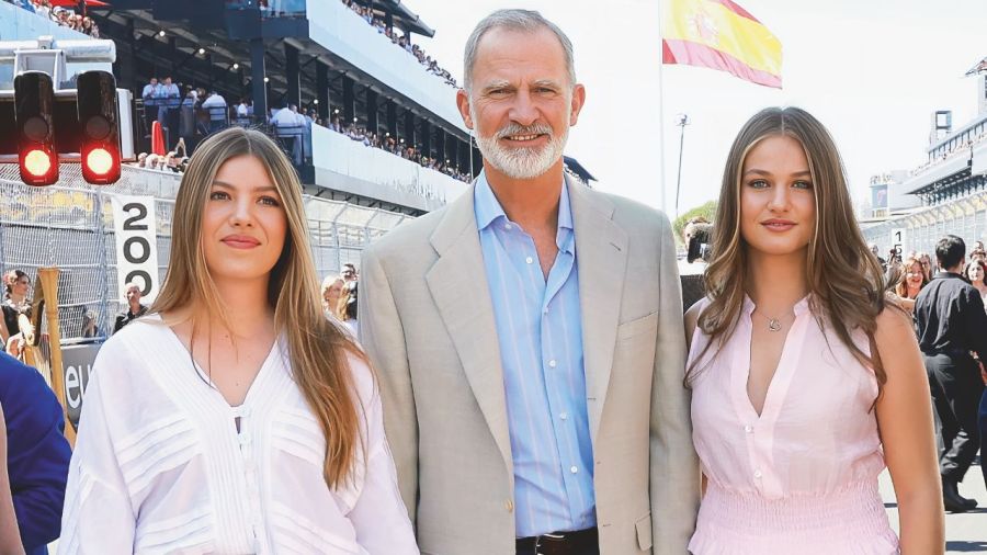 el rey Felipe, la princesa Leonor y la infanta Sofía