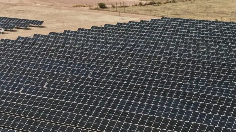 Euclides Bugliotti inauguró en Deán Funes un parque solar