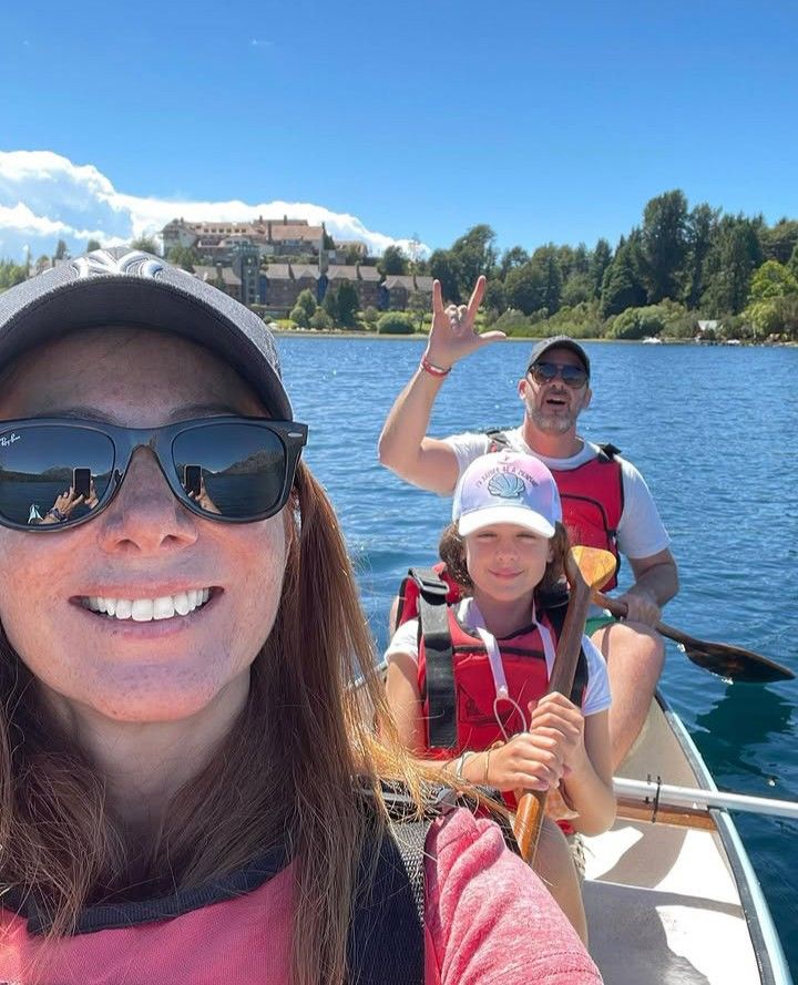 Maby Wells junto a su familia