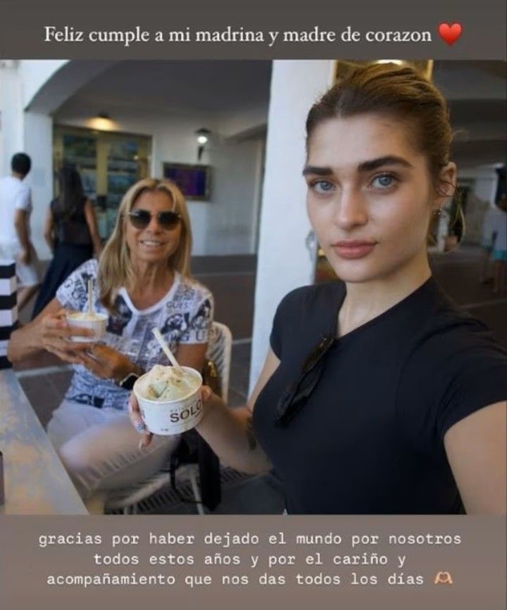 Marisa López, Marta y Felipe Fort
