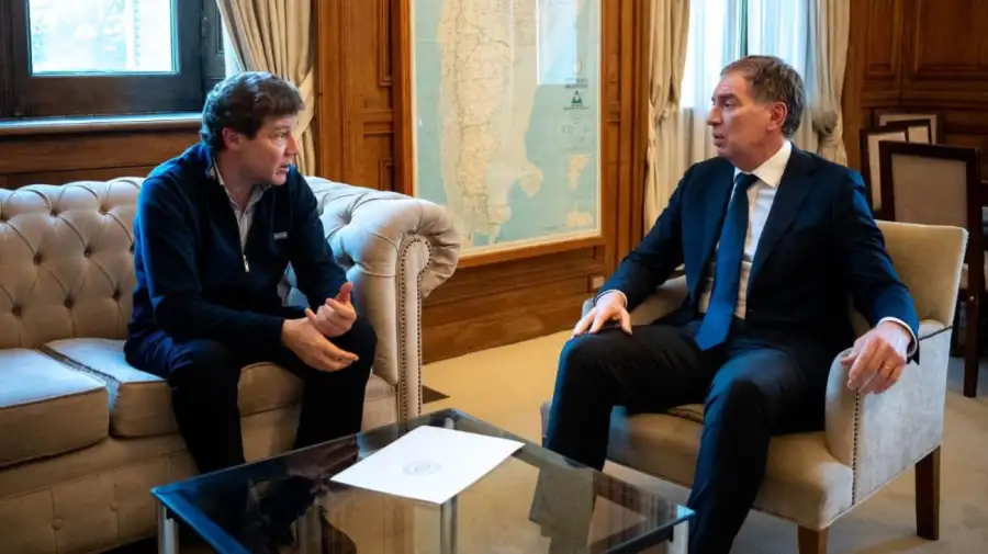 El gobernador de Tierra del Fuego, Gustavo Melella, se reunió este jueves con el jefe de Gabinete, Diego Santilli, para dialogar sobre el proyecto de Ley de Defensa de la Soberanía Nacional