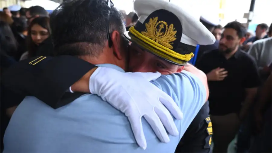 La Fragata Libertad volvió al país y el puerto fue pura emoción.