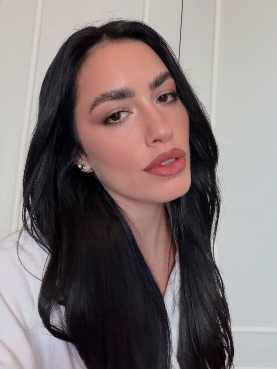 Lali Espósito deslumbró con un look full lunares en la presentación de Glaxo, su nueva película