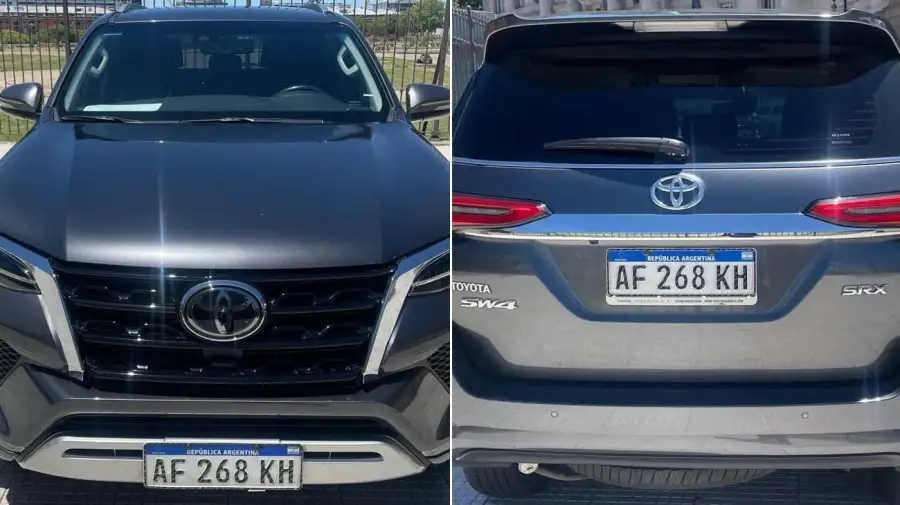 EL AUTO DE LA POLÉMICA. La Toyota con la que se mueve el exjefe de Gabinete, con deudas.