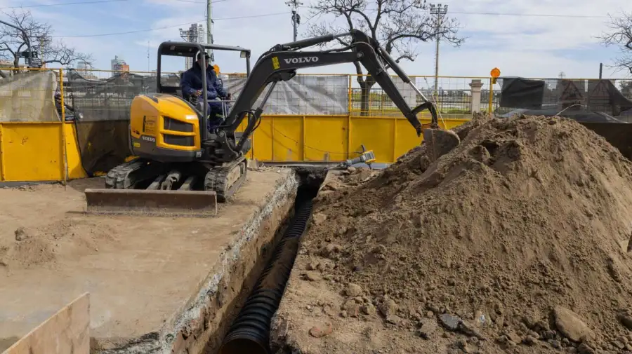 Arreglo pluvial en Av. Del Libertador.