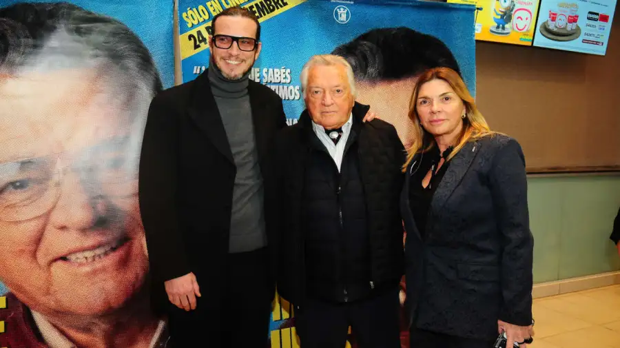 Luis Barrionuevo presentó su nuevo documental La mano que mueve los hilos 21092026