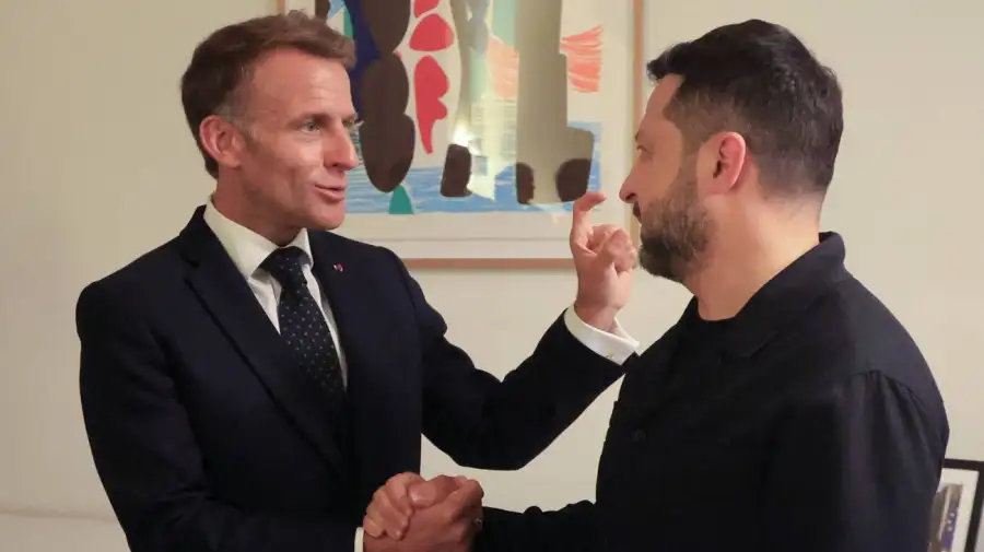 Macron con Zelenski