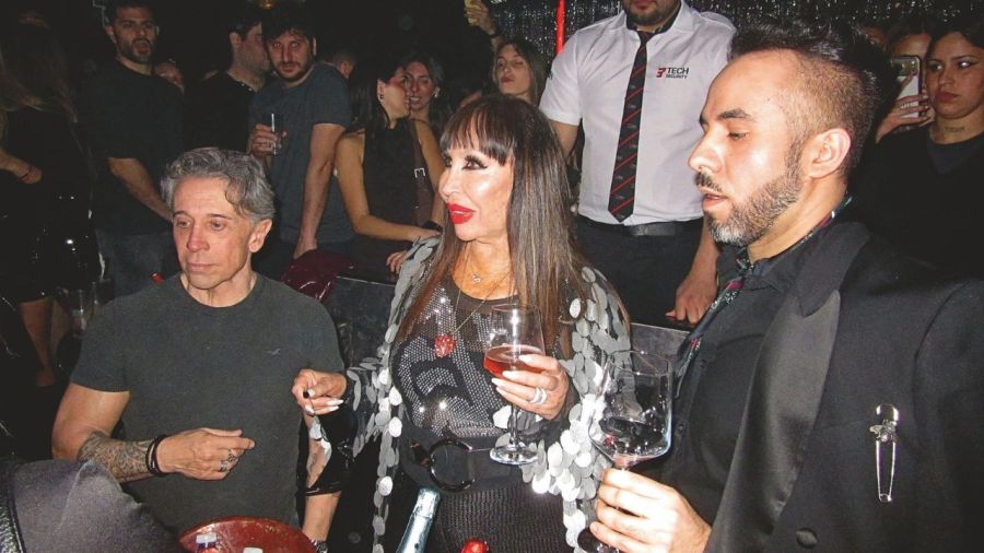 En CARAS: de Moria en una disco de Recoleta a Lucía Celasco y su familia en una noche Ibizenca