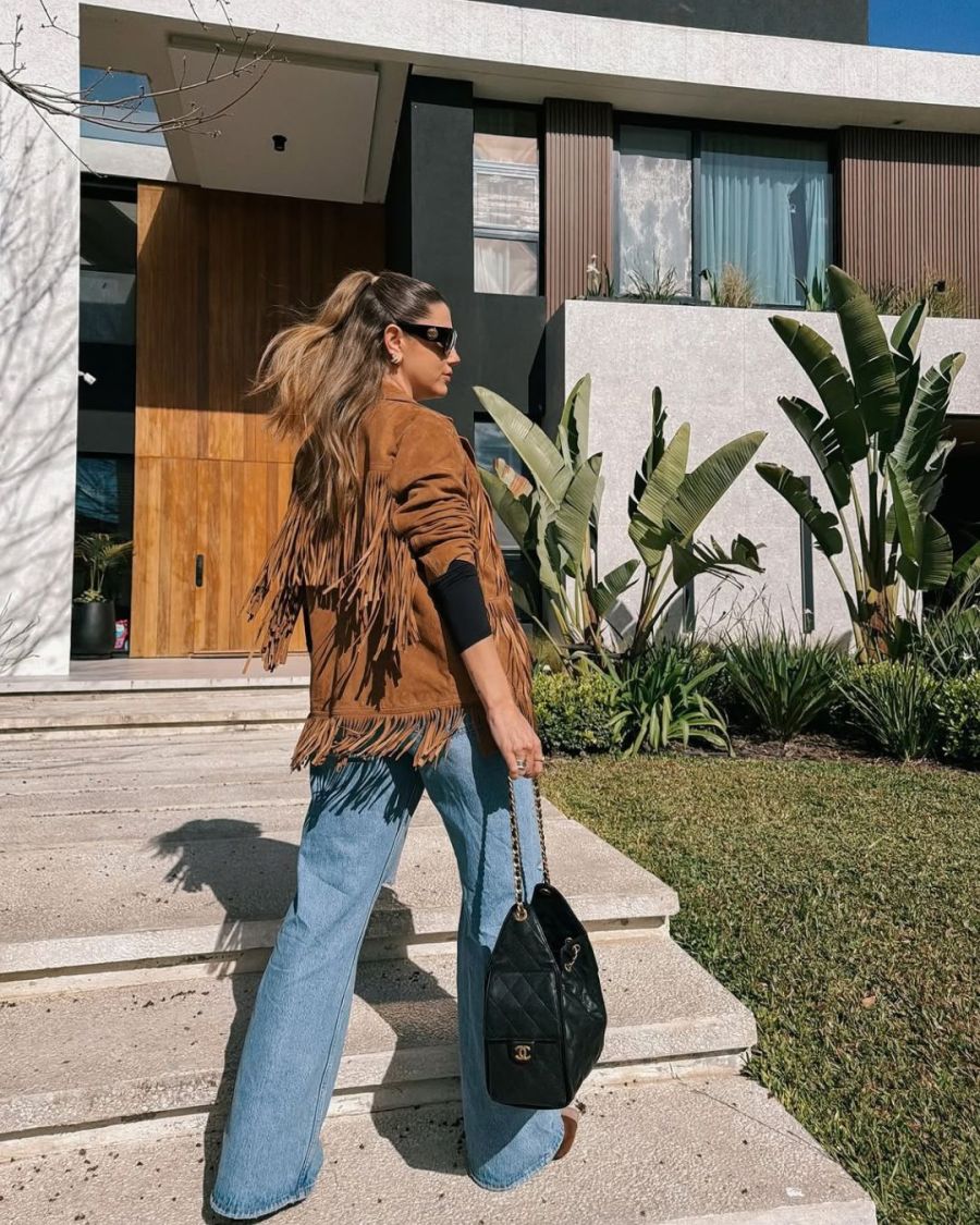 Stephanie Demner con look boho chic