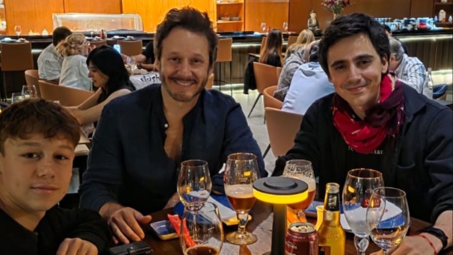 Benjamín vicuña presentó a Diego, su sobrino, actor y músico