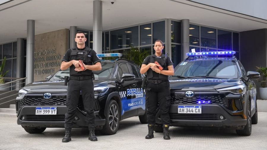 Policías