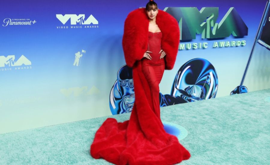 Lisa asiste a los MTV Video Music Awards en el Peacock Theater de Los Ángeles, California, el 27 de septiembre de 2026