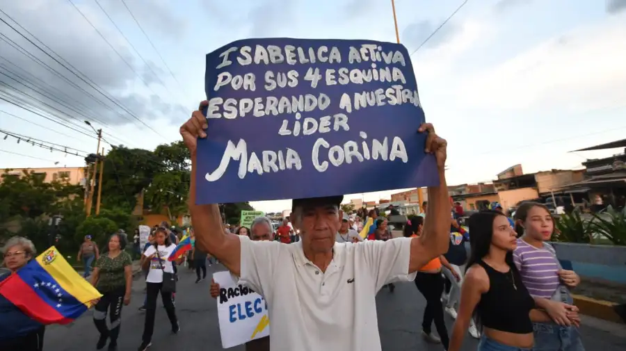 Seguidores de María Corina Machado participaron de una caravana en Venezuela para reclamar su regreso y pedir elecciones.