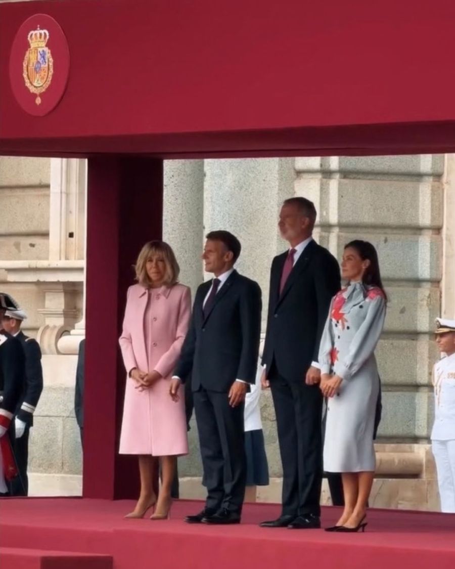 El look de Letizia Ortiz para recibir a Emmanuel y Brigitte Macron en España