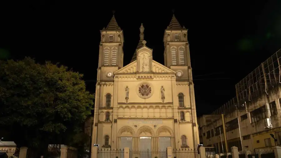 Iglesia Medalla Milagrosa Iluminada