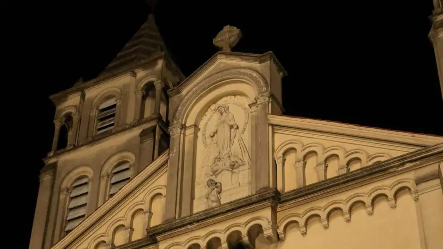 Iglesia Medalla Milagrosa Iluminada