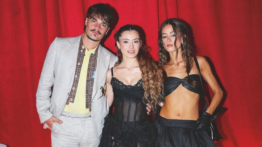 CARAS Moda - nota final/4