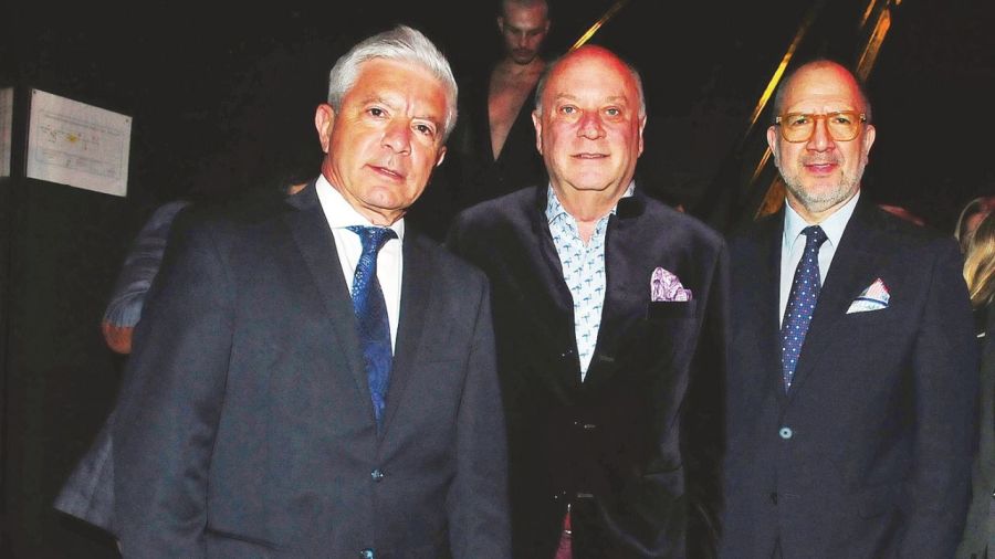 CARAS Moda - notal final/2