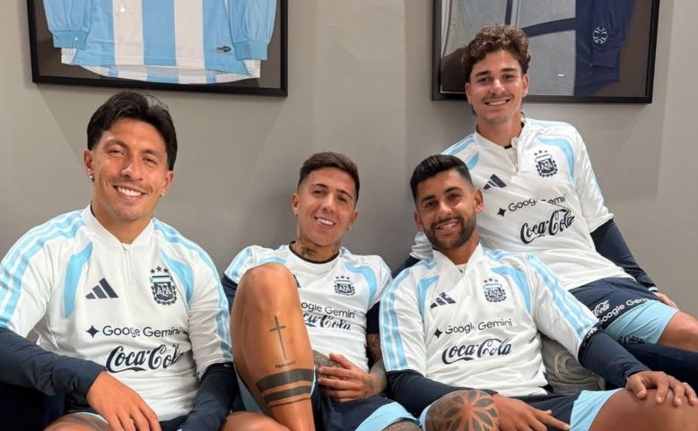 Cuti Romero, Julián Álvarez, Enzo Fernández y Lisandro Martínez 