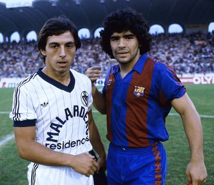 Diego Armando Maradona y Alain Giresse