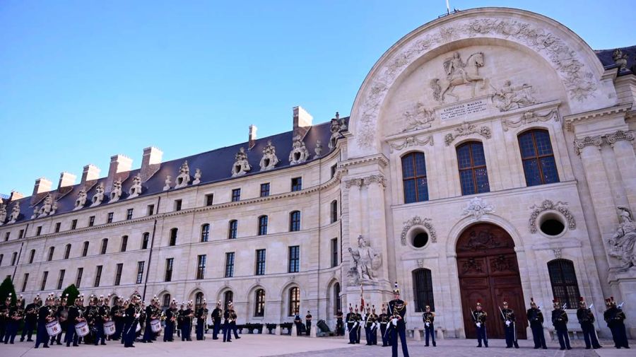 Javier Milei y la comitiva argentina en Paris