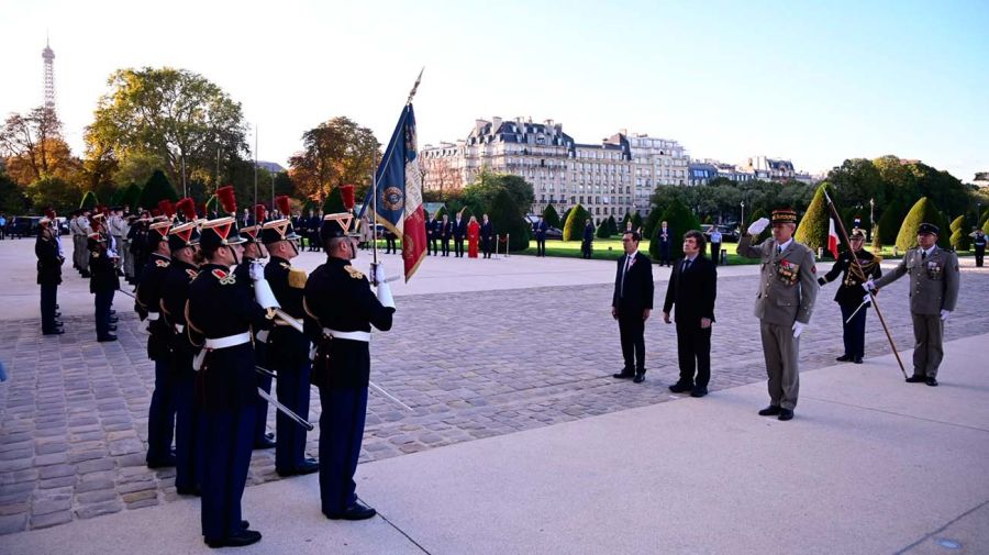 Javier Milei y la comitiva argentina en Paris