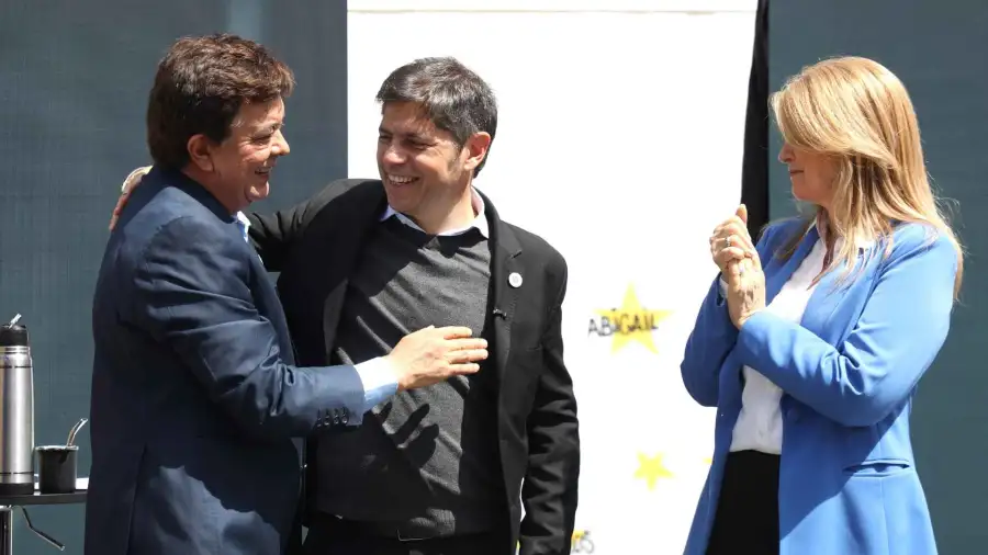 Fernando Espinoza y Axel Kicillof inauguraron dos nuevas escuelas