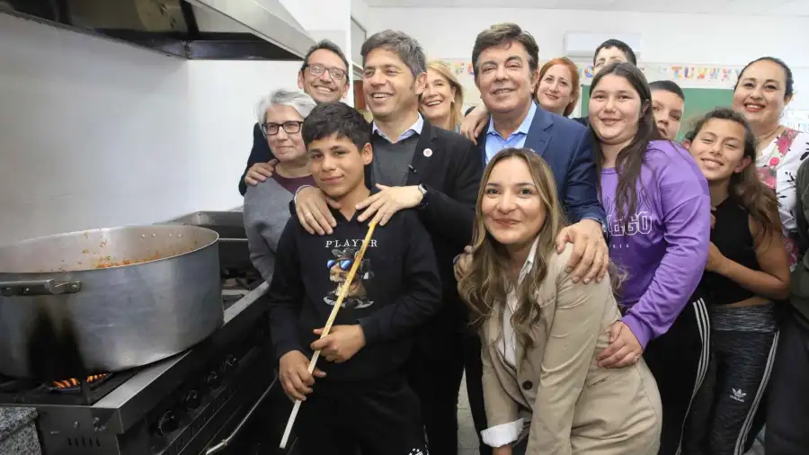 Fernando Espinoza y Axel Kicillof inauguraron dos nuevas escuelas