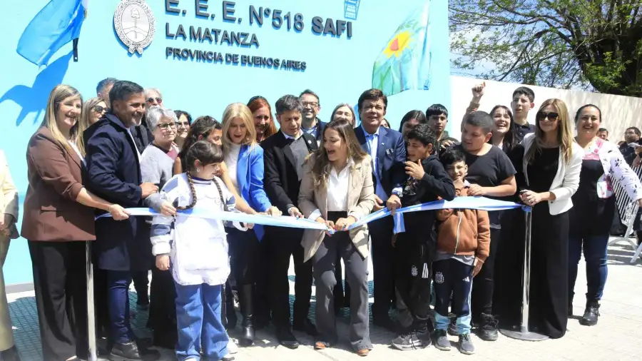 Fernando Espinoza y Axel Kicillof inauguraron dos nuevas escuelas