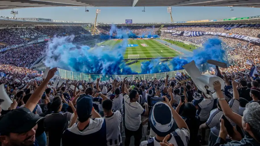Hinchas Talleres Estadio Kempes