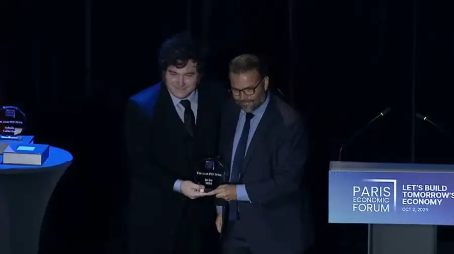 Javier Milei recibe el Premio del Foro Económico de París