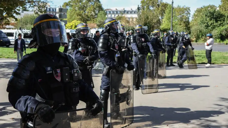 Protestas estudiantiles en la plaza de la Nation, en París