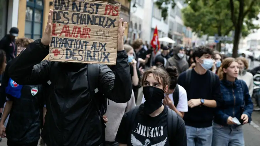 Protestas estudiantiles en la plaza de la Nation, en París