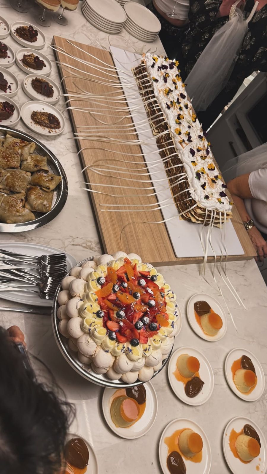 Así fue la segunda despedida de soltera de Lali Espósito: bingo musical, familia y una torta especial