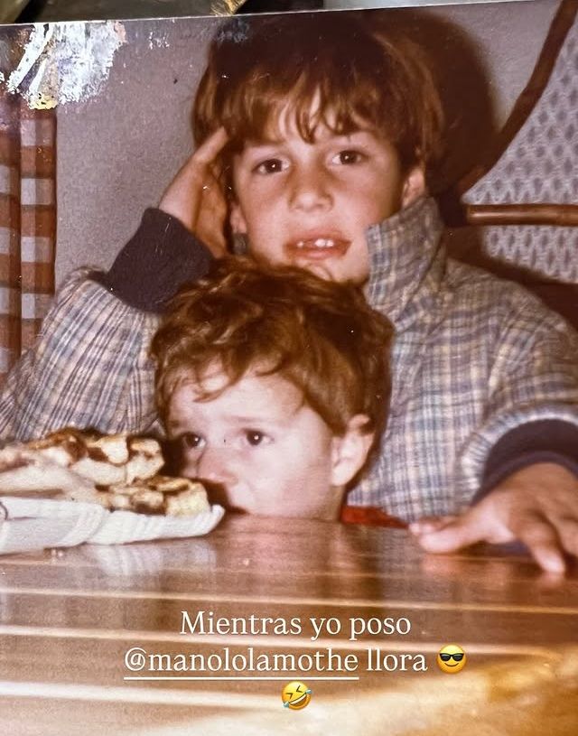 Esteban Lamothe junto a su hermano Manolo