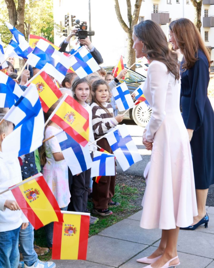 El look de Letizia Ortiz en su llegada a Finlandia