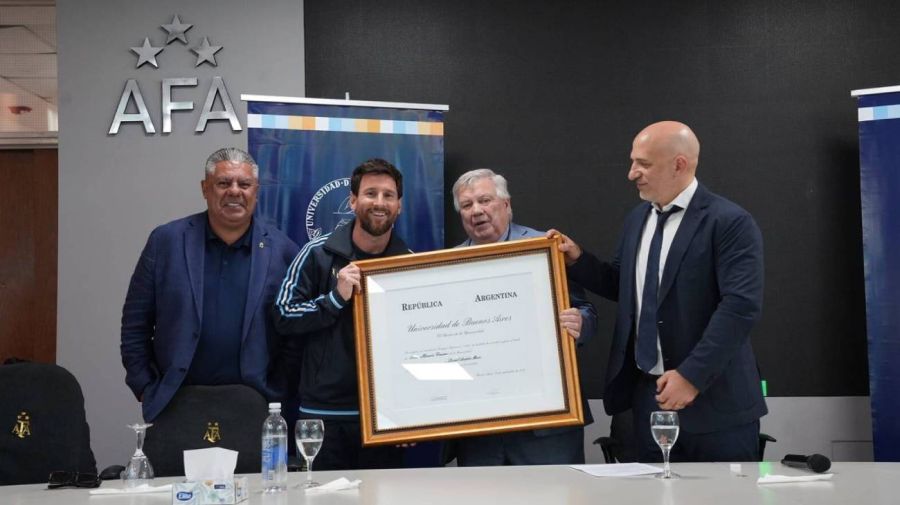 Messi recibió el Doctorado Honoris Causa de la UBA