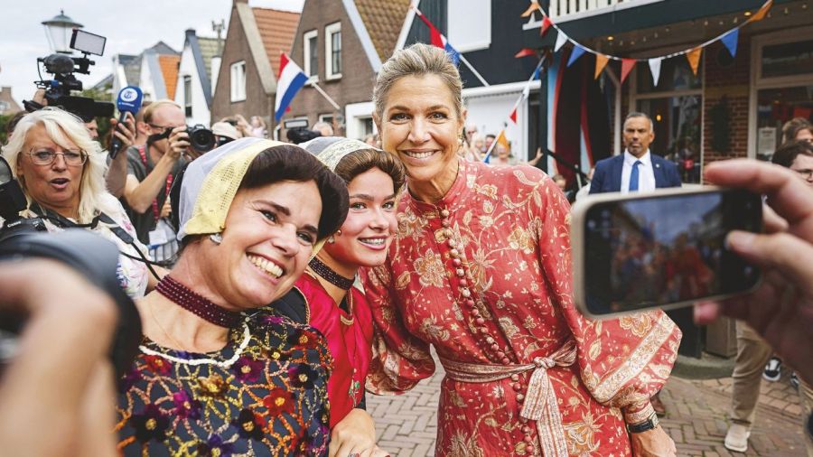 MAXIMA: EL MISMO VESTIDO 7 VECES EN 7 AÑOS