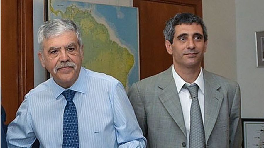 Roberto Baratta junto a Julio De Vido