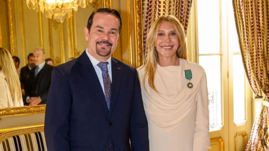 Amalia Amoedo en la Embajada de Francia